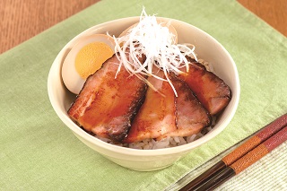 チャーシューエッグ丼